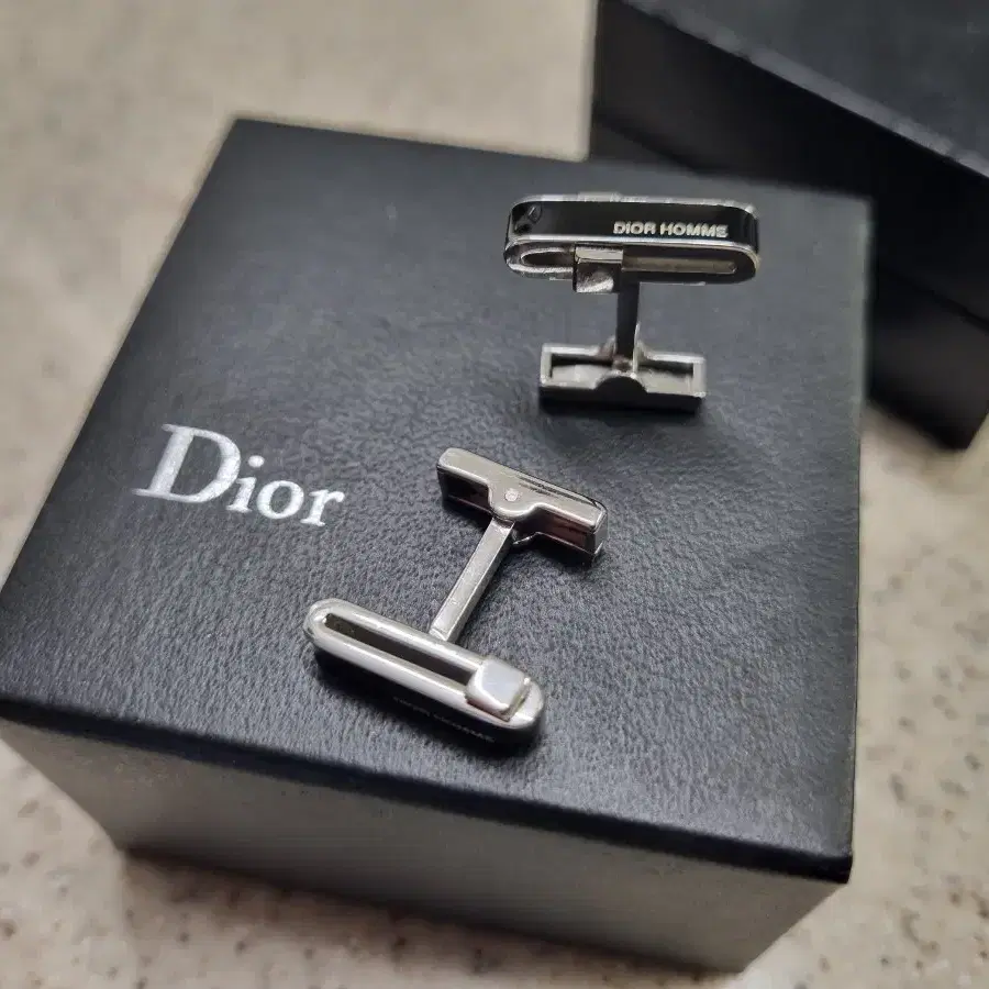 DIOR HOMME 디올옴므 블랙타이 커프스링크 버튼