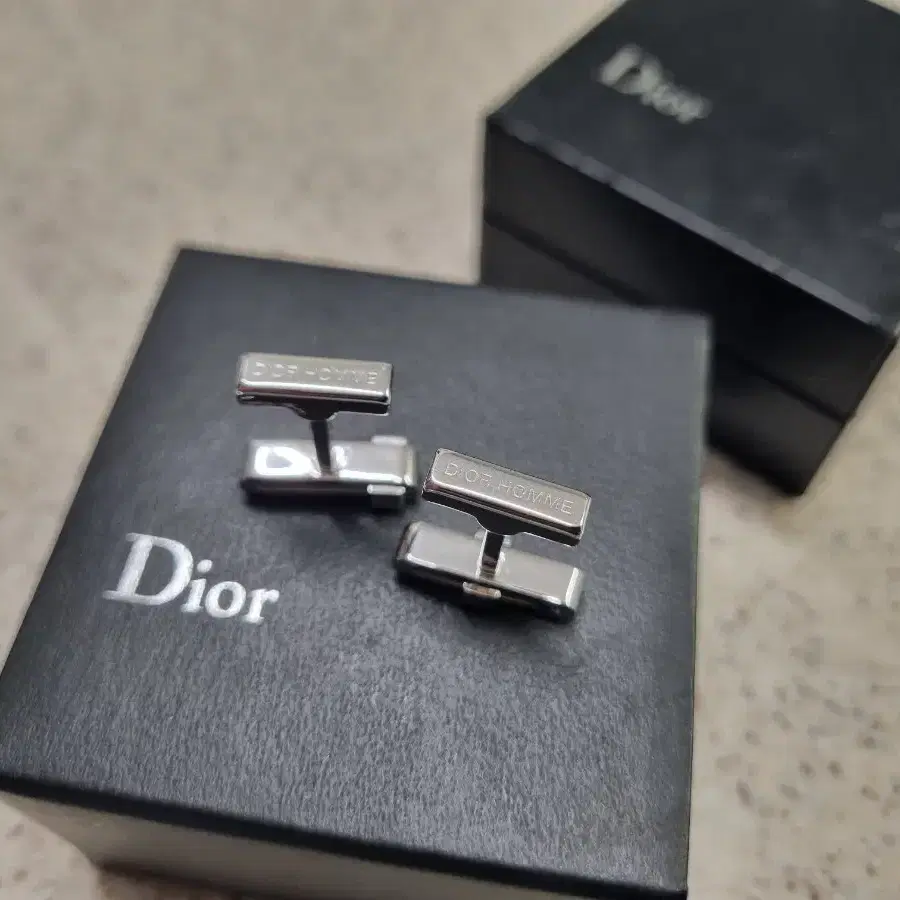 DIOR HOMME 디올옴므 블랙타이 커프스링크 버튼