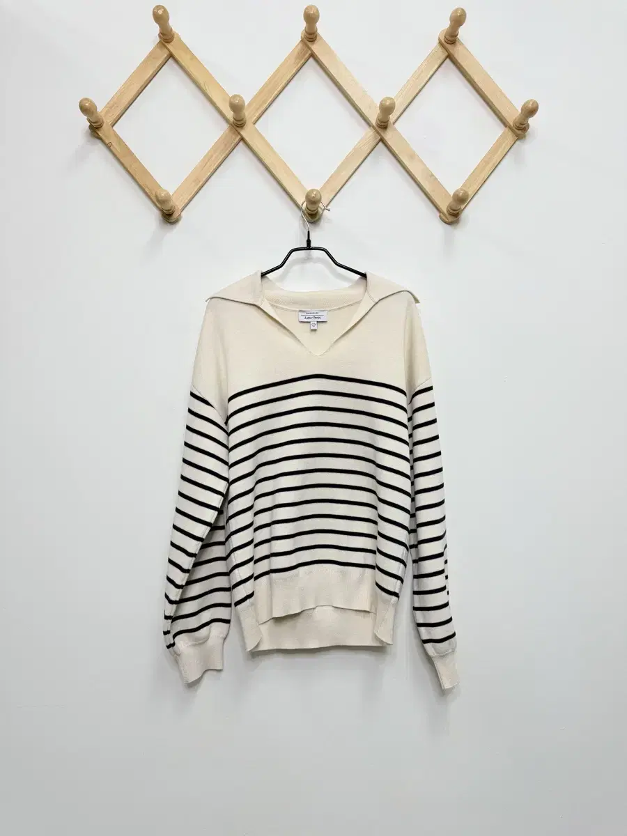 AnneAdidas V-Neck Knit