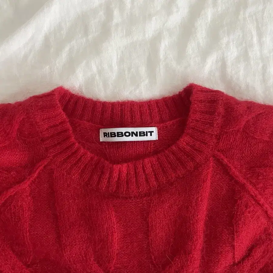 리본빛 RIBBONBIT Praga Cable Knit Red