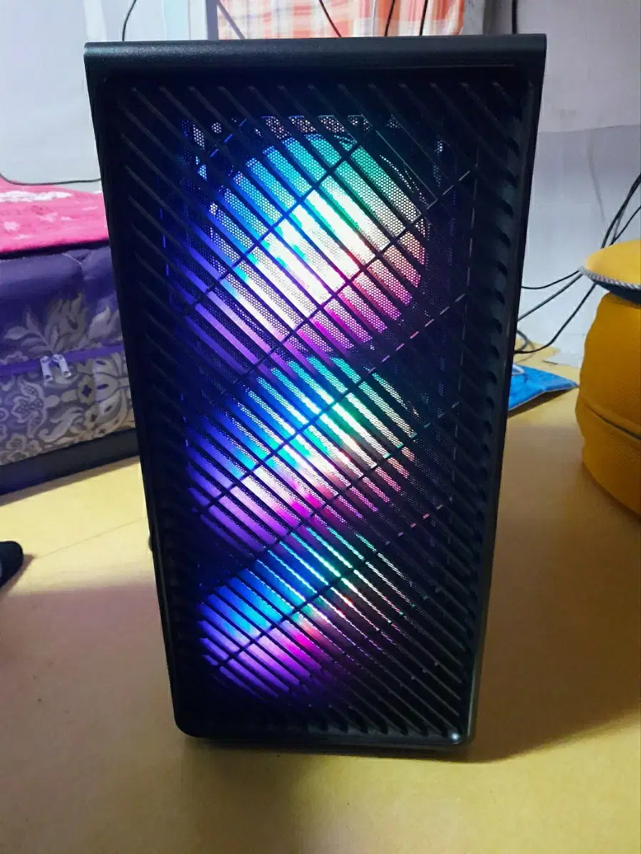 컴퓨터본체 i7 4790k ssd250g 32램 ,gtx980ti 6G팜