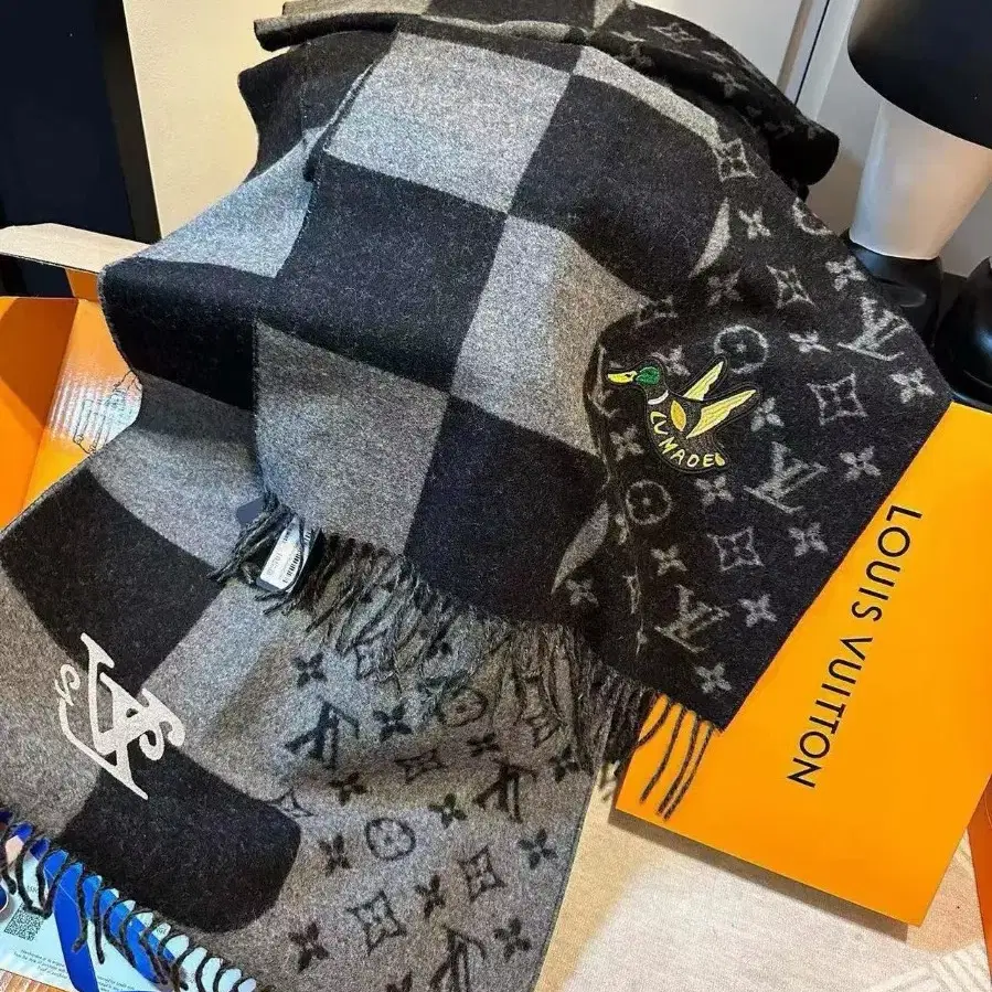 해외 구매LOUIS VUITTON 루이뷔통 스카프