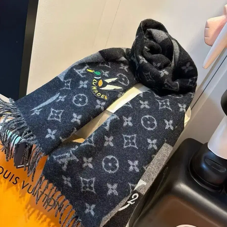 해외 구매LOUIS VUITTON 루이뷔통 스카프