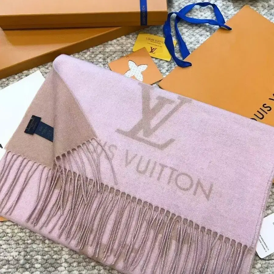 해외 구매LOUIS VUITTON 루이뷔통 스카프