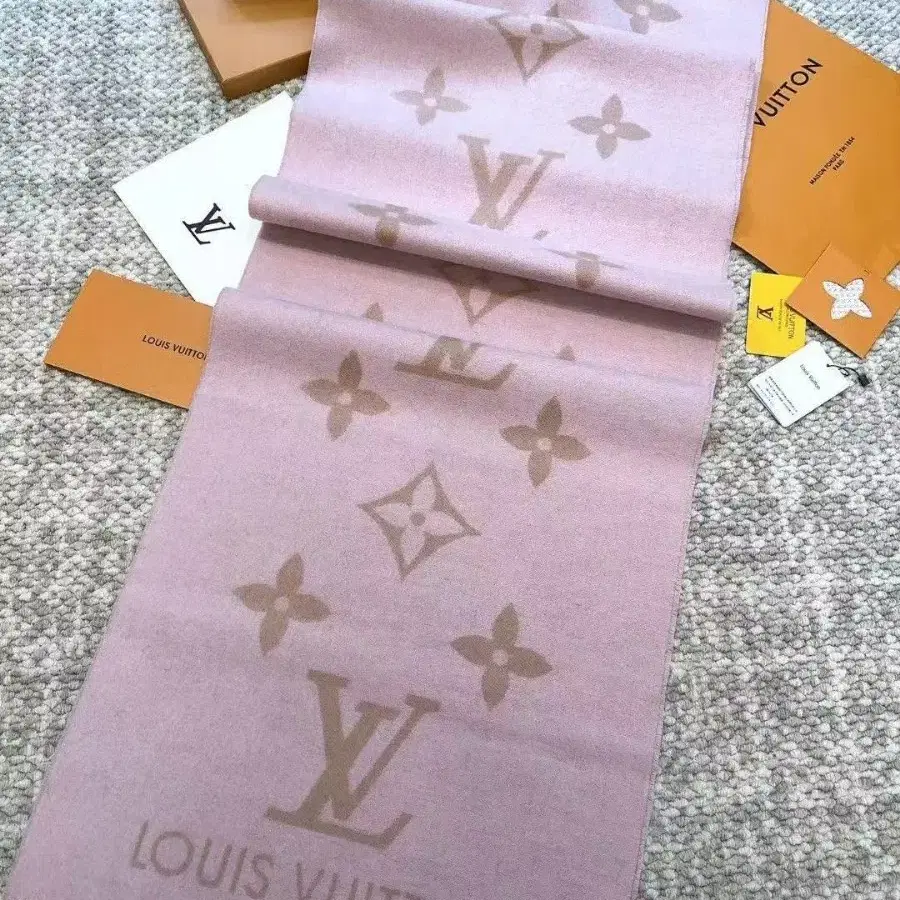 해외 구매LOUIS VUITTON 루이뷔통 스카프