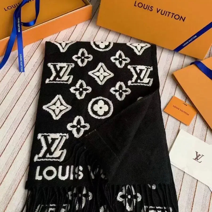 해외 구매LOUIS VUITTON 루이뷔통 스카프