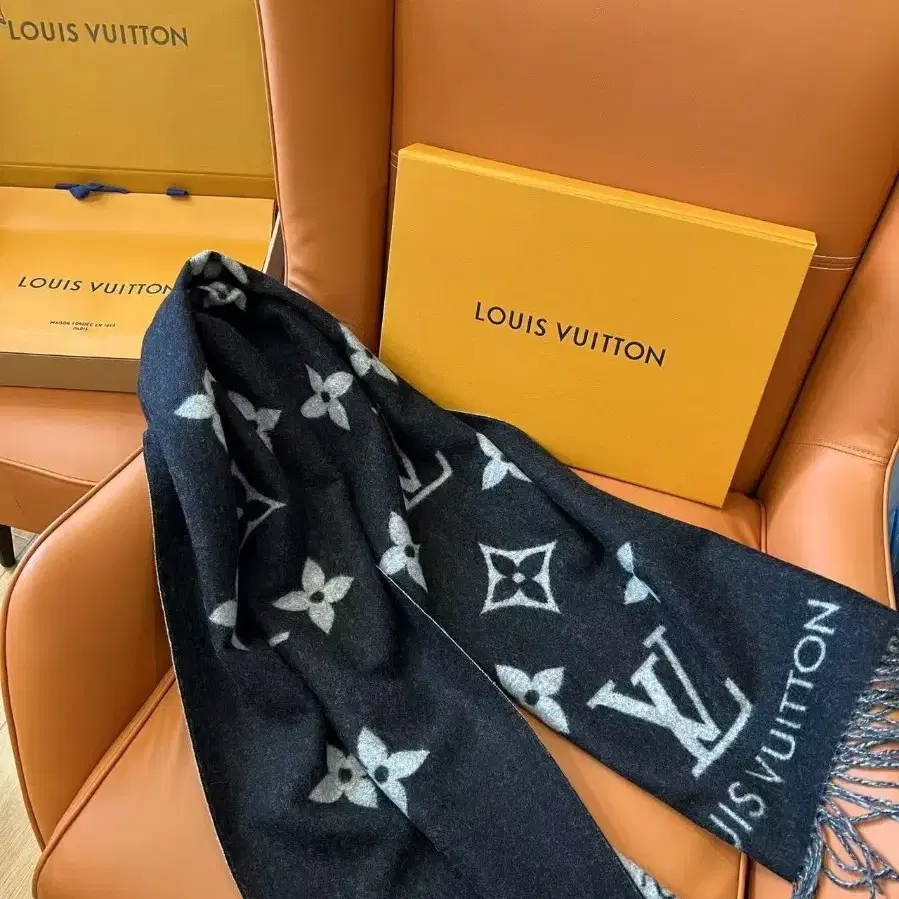 해외 구매LOUIS VUITTON 루이뷔통 스카프