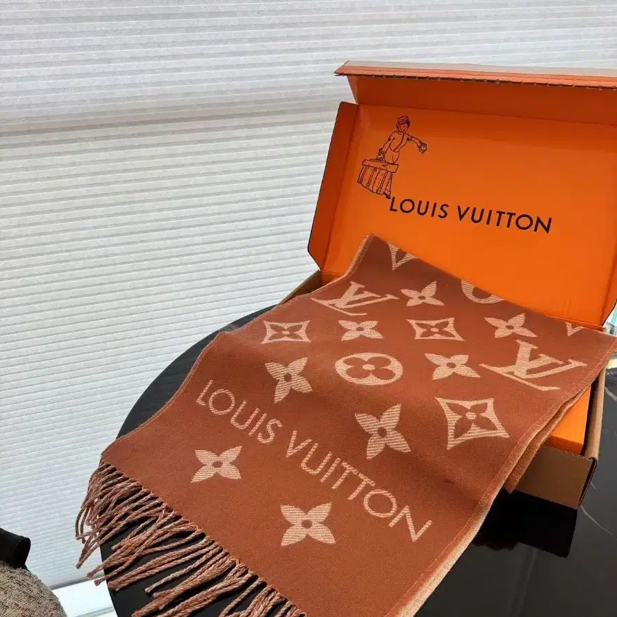 해외 구매LOUIS VUITTON 루이뷔통 스카프