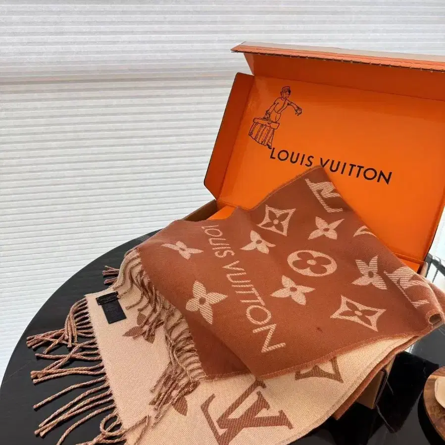 해외 구매LOUIS VUITTON 루이뷔통 스카프