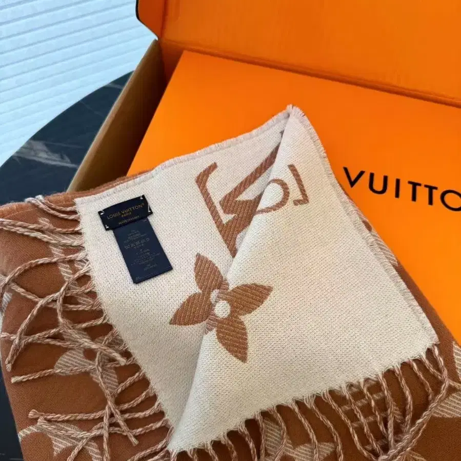 해외 구매LOUIS VUITTON 루이뷔통 스카프