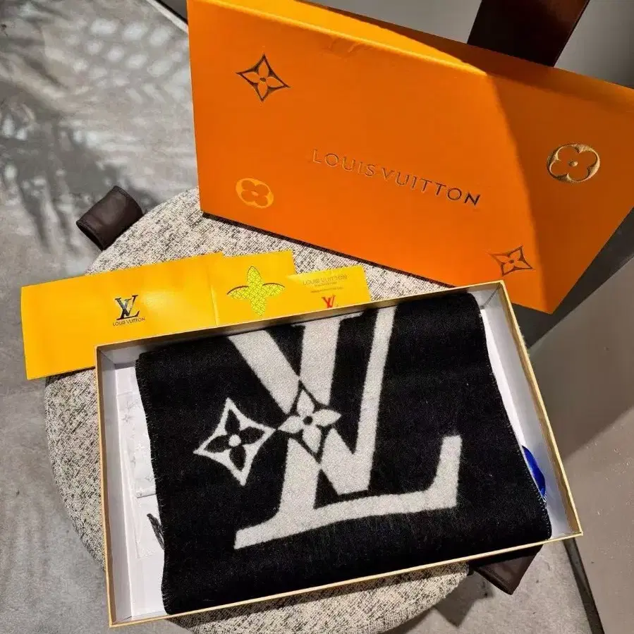 해외 구매LOUIS VUITTON 루이뷔통 스카프