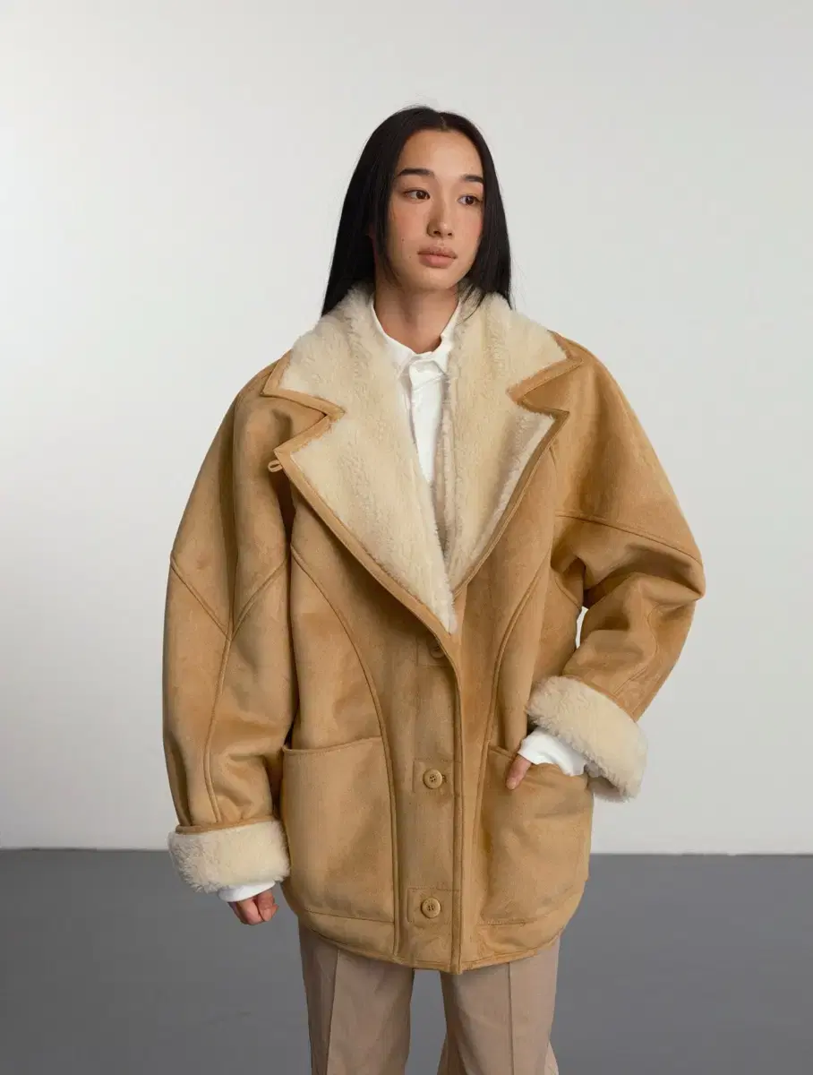 GBH SHERLING COAT BEIGE 무스탕 코트