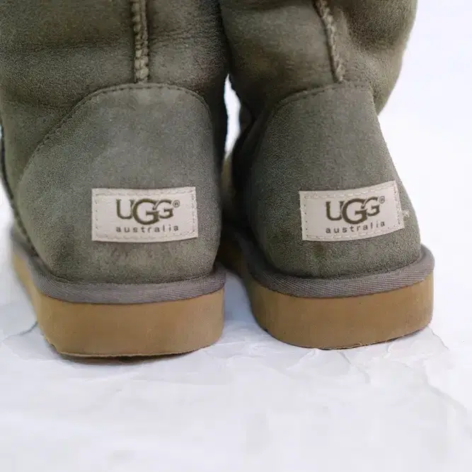 UGG 클래식 부츠 카키