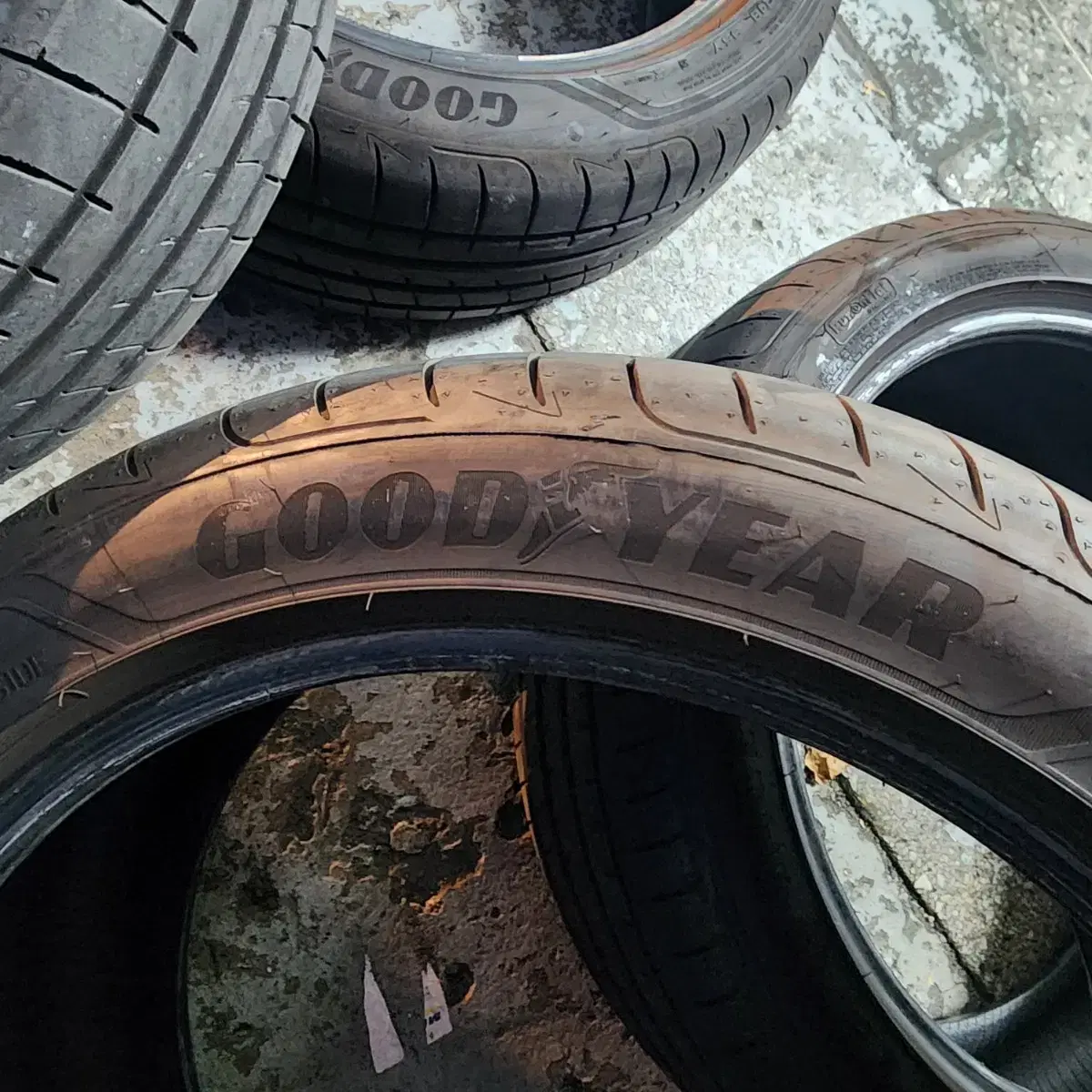 굿이어 225/45r18 255/40r18 bmw 320i 순정 타이어