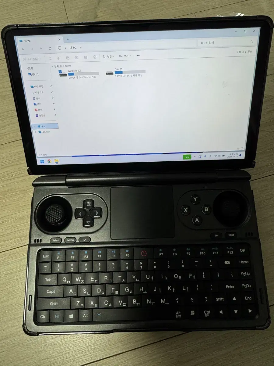 gpd winmini 7840u 32gb 2tb 팝니다