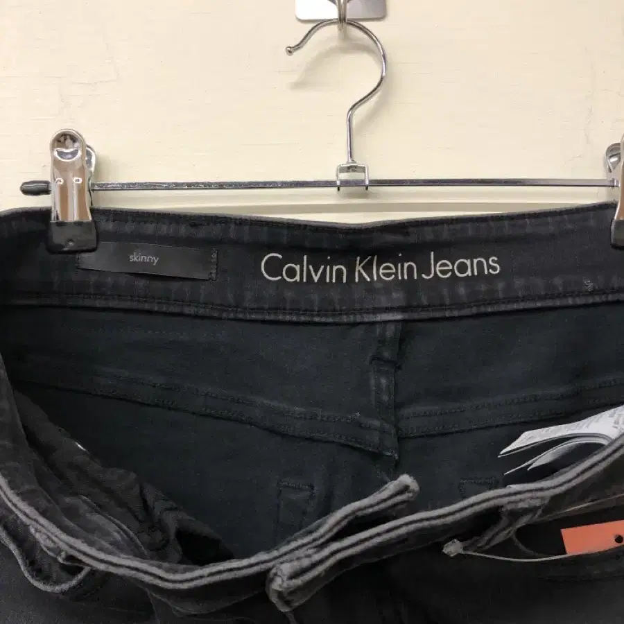 Calvin Klein Jeans 흑청바지