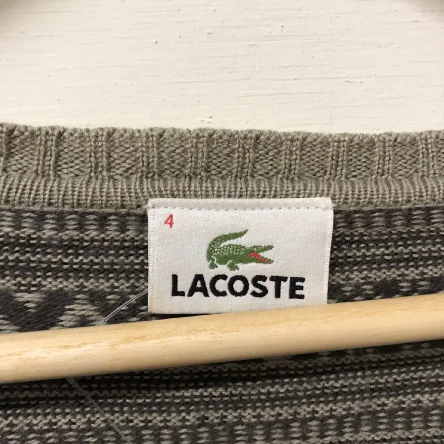 LACOSTE 에스닉 브이넥니트