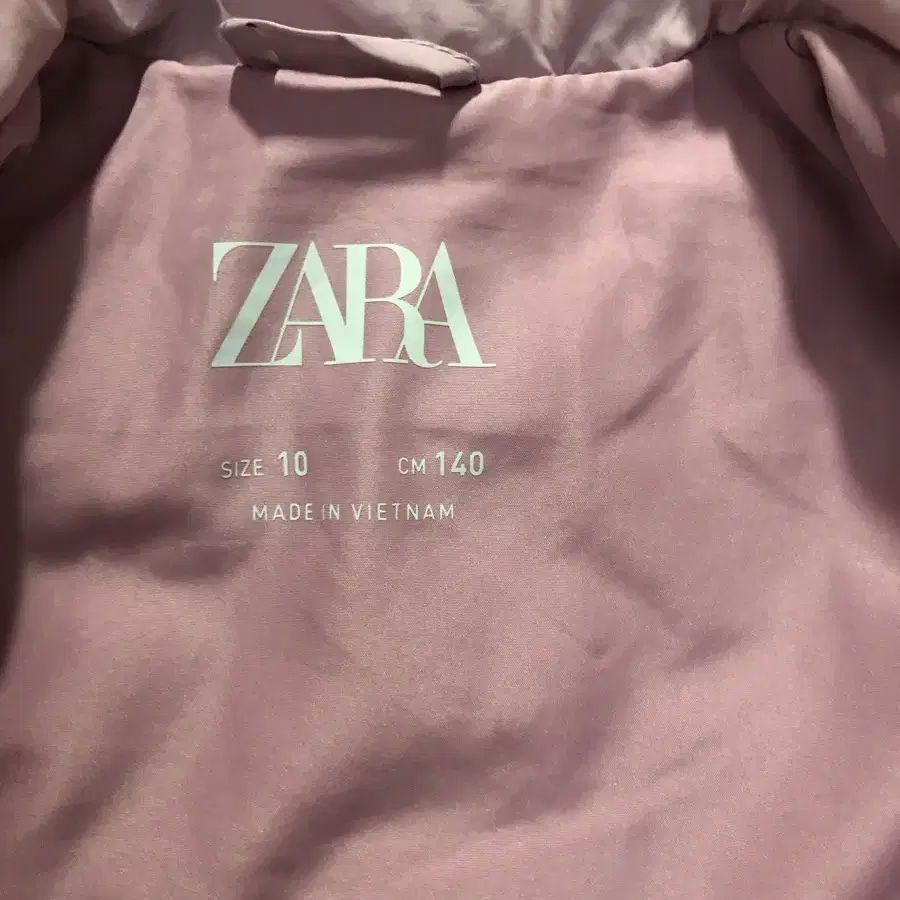 ZARA 키즈 (SIZE 10 / 140cm) 점퍼 판매합니다.