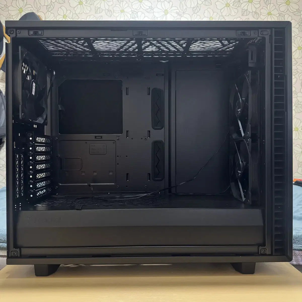 Fractal Design Define 7 Dark(블랙) 케이스 팝니다