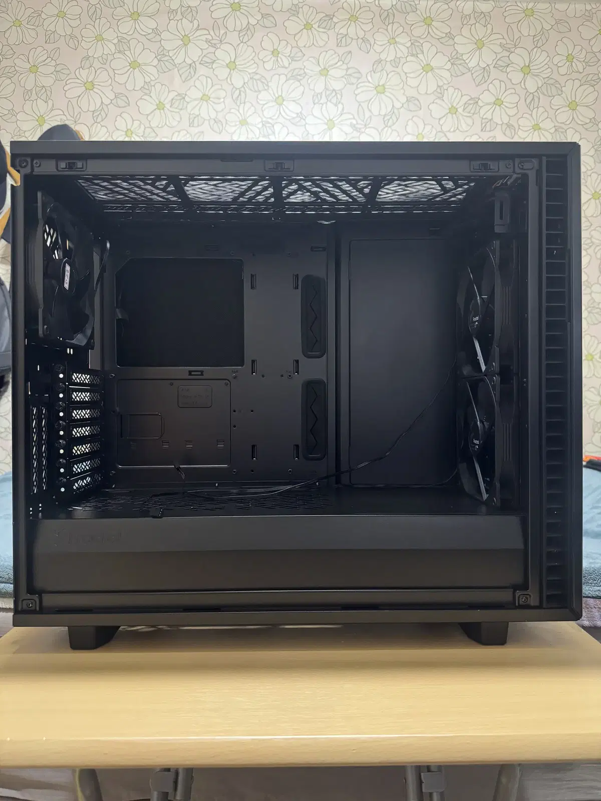 Fractal Design Define 7 Dark(블랙) 케이스 팝니다