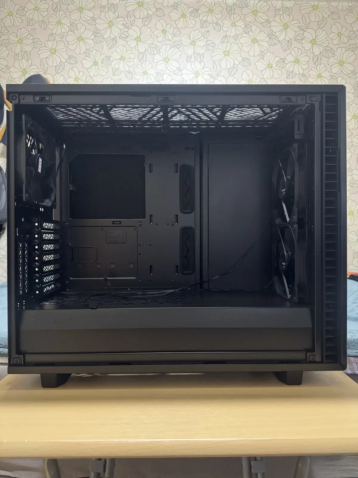 Fractal Design Define 7 Dark(블랙) 케이스 팝니다