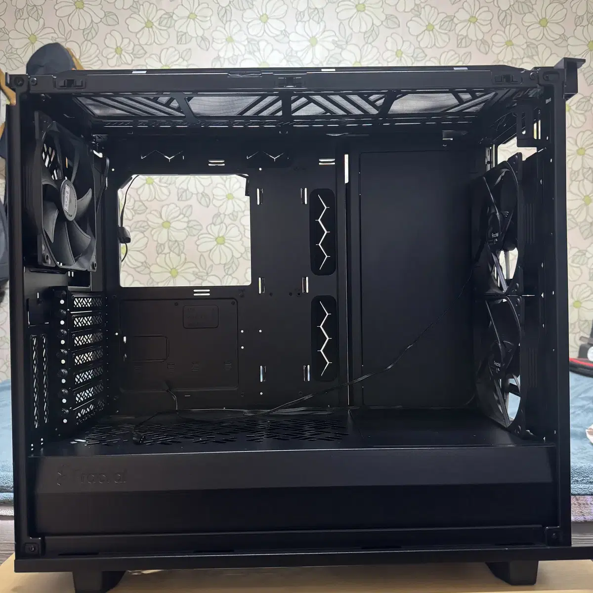 Fractal Design Define 7 Dark(블랙) 케이스 팝니다