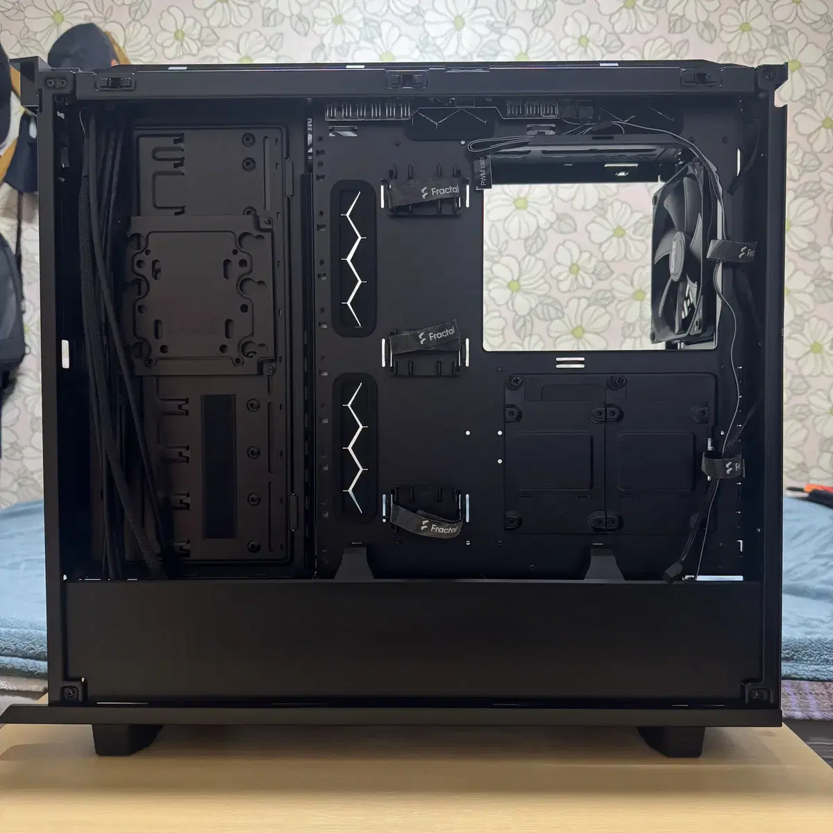 Fractal Design Define 7 Dark(블랙) 케이스 팝니다