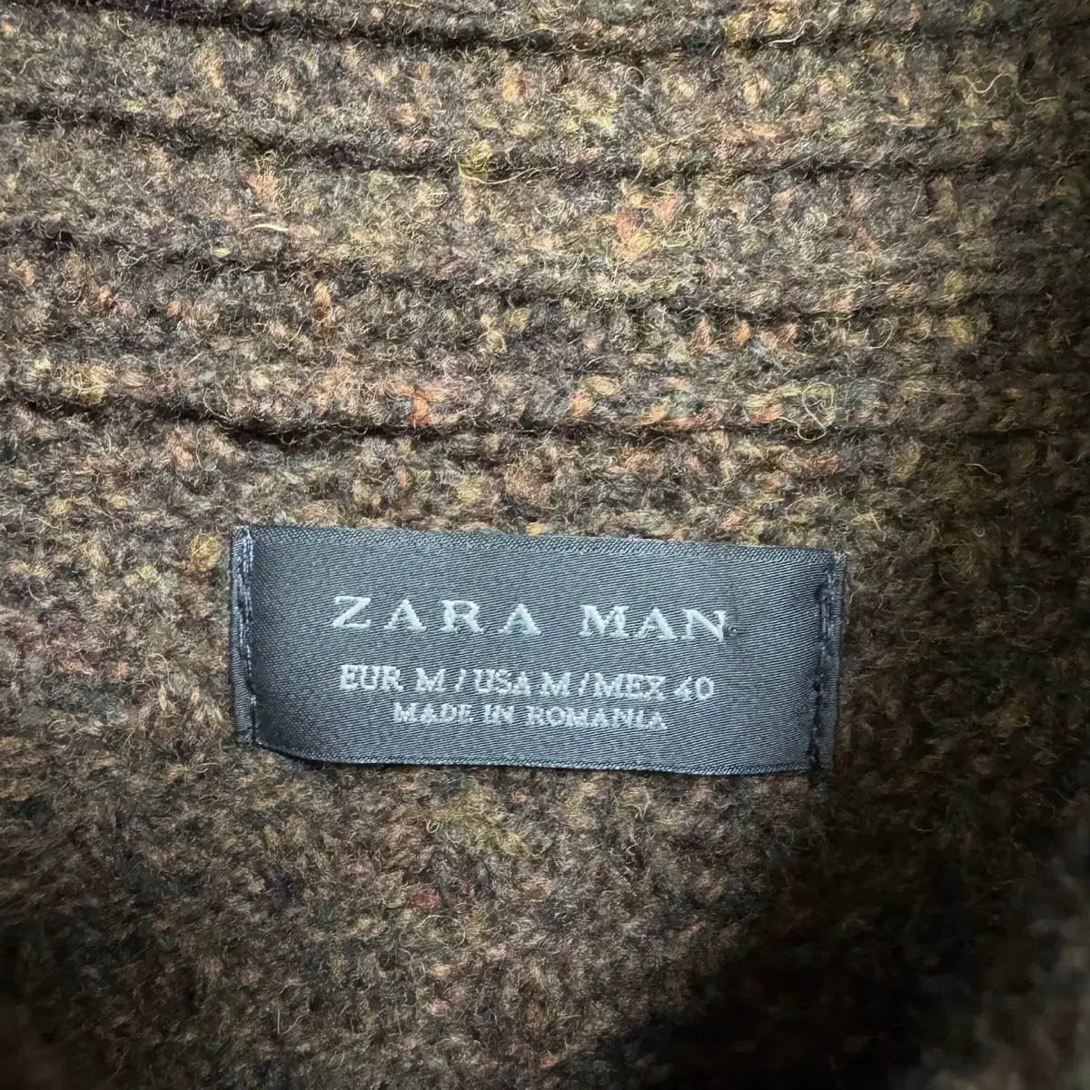 ZARA MAN 숄더넥 니트