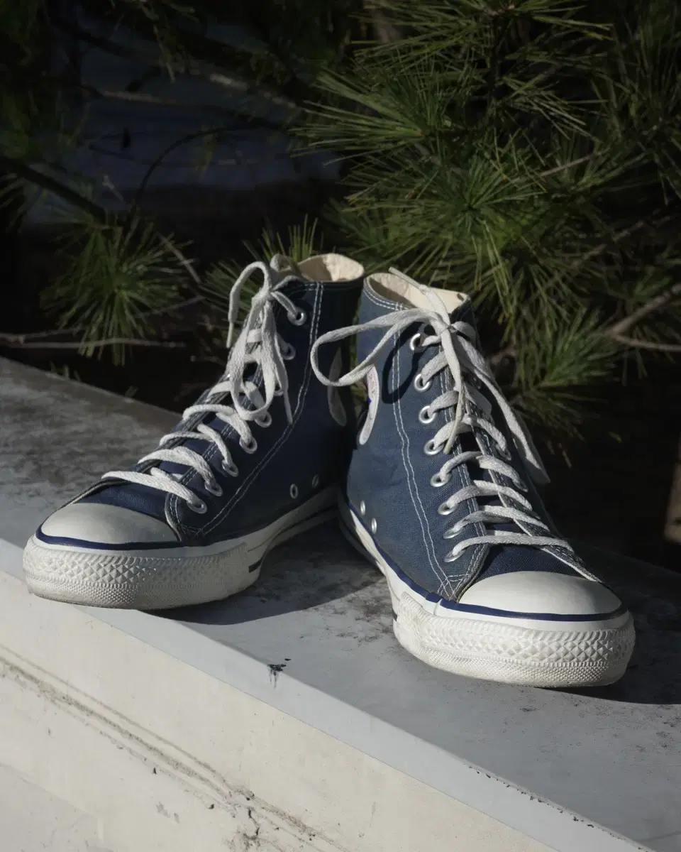 90s converse all star high sneakers