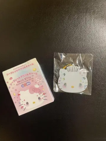 헬로키티50주년 시크릿 시크릿 아크릴 참 다니엘