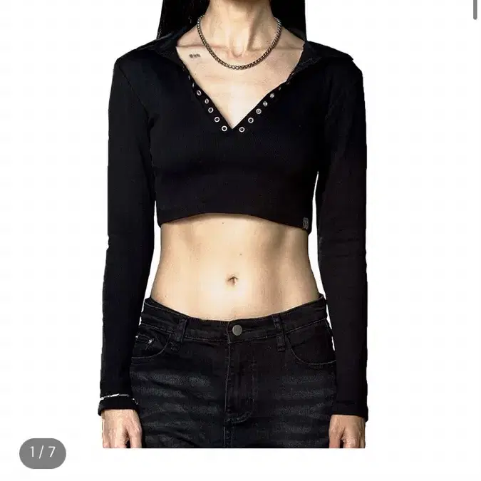 Kimyo 키묘 기묘 EYELET DEEP V-NECK CROP TOP