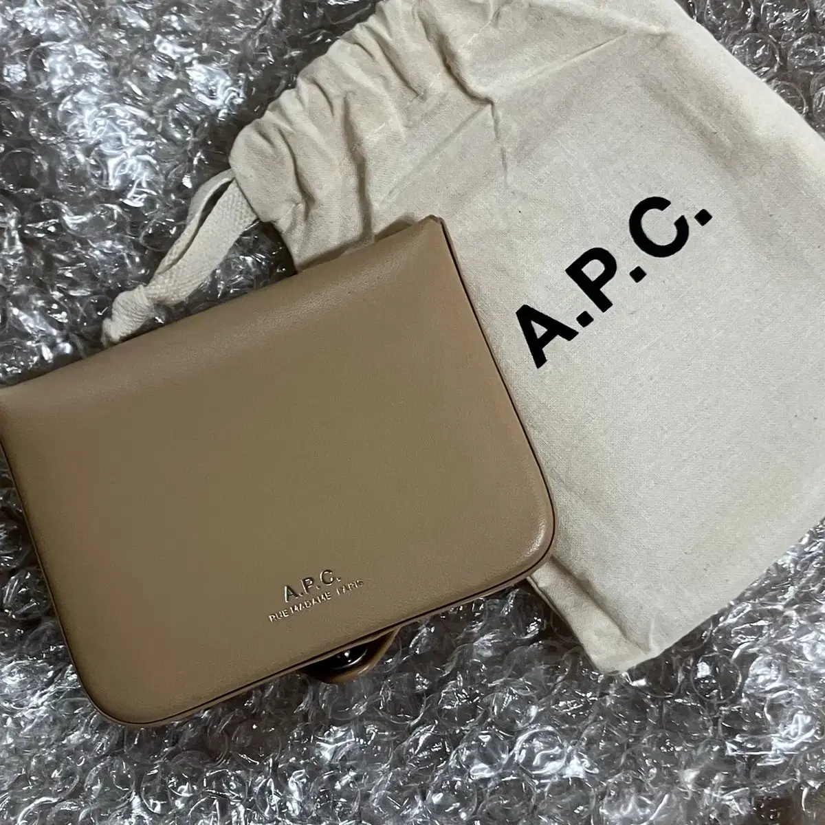 A.P.C. 아페쎄 조쉬 코인 펄스 지갑