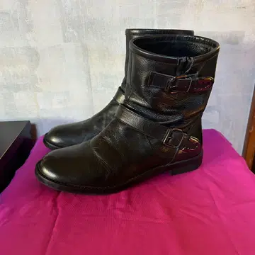 [ 츠모리치사토]벨트 천연 가죽 숏부츠 블랙 23.5