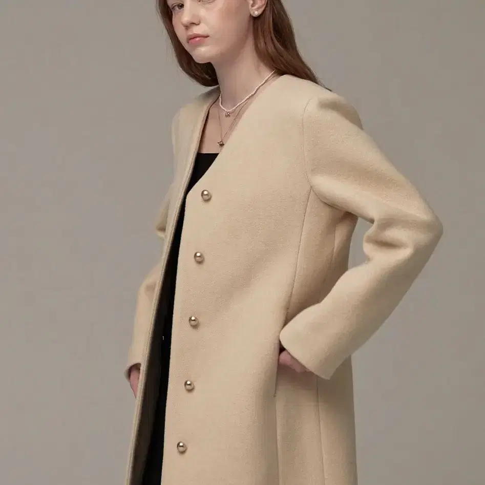 비뮤즈맨션 v-neck coat 브이넥 코트