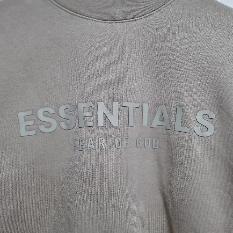 ESSENTIALS 에센셜 맨투맨