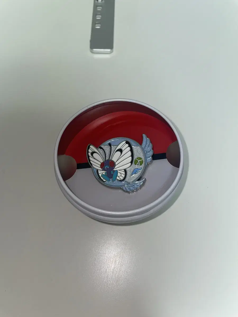 Pokémon Random Badge Butterfly