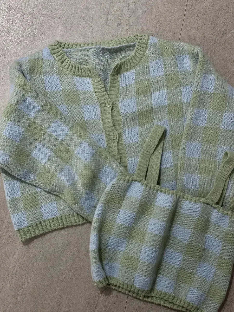 Gingham Check Two-Tone Crop Knit Cardigan Set