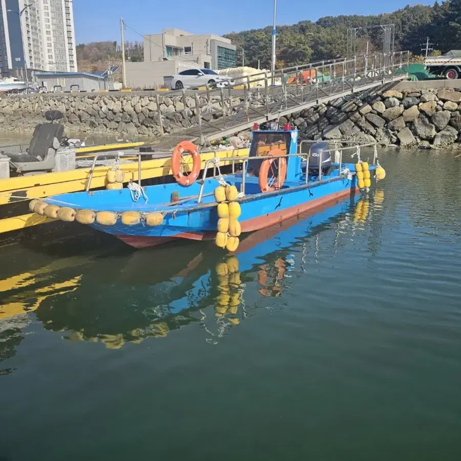 레져선 0.73톤 선외기 100마력 판매합니다