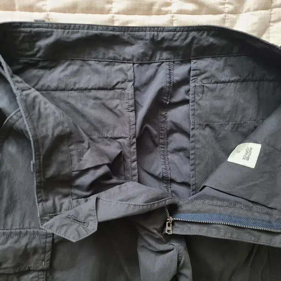 어나더오피스 M51 field pants charcoal navy 01