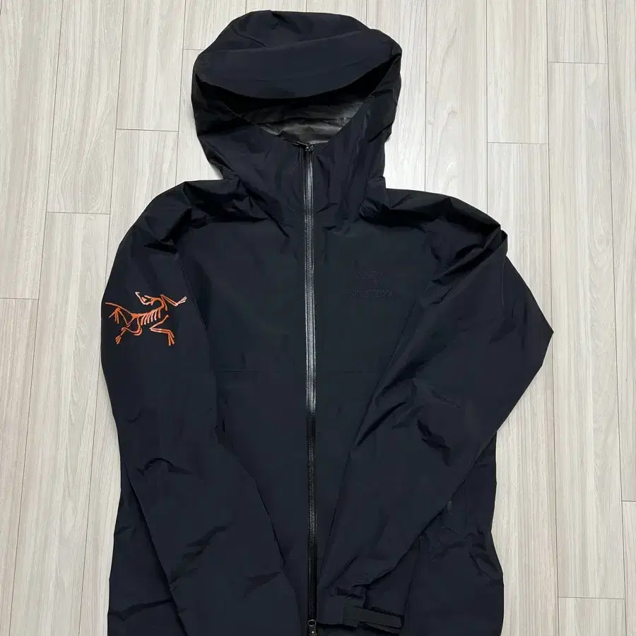 빔즈 아크테릭스 Beams arcteryx 제타 SL 블랙오렌지 M