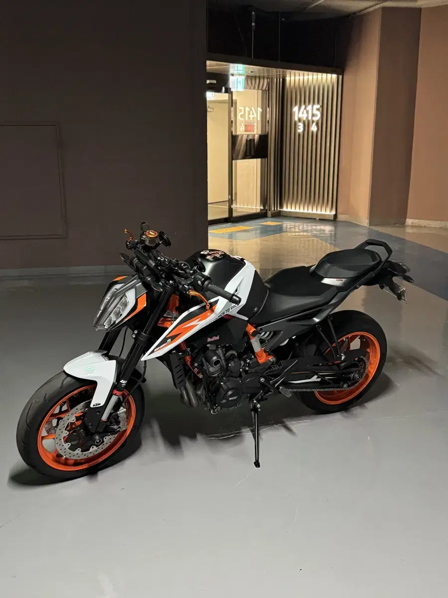 Ktm 듀크 890r