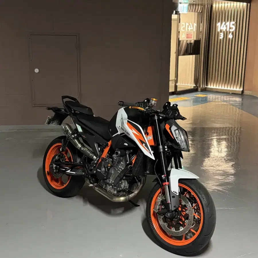 Ktm 듀크 890r