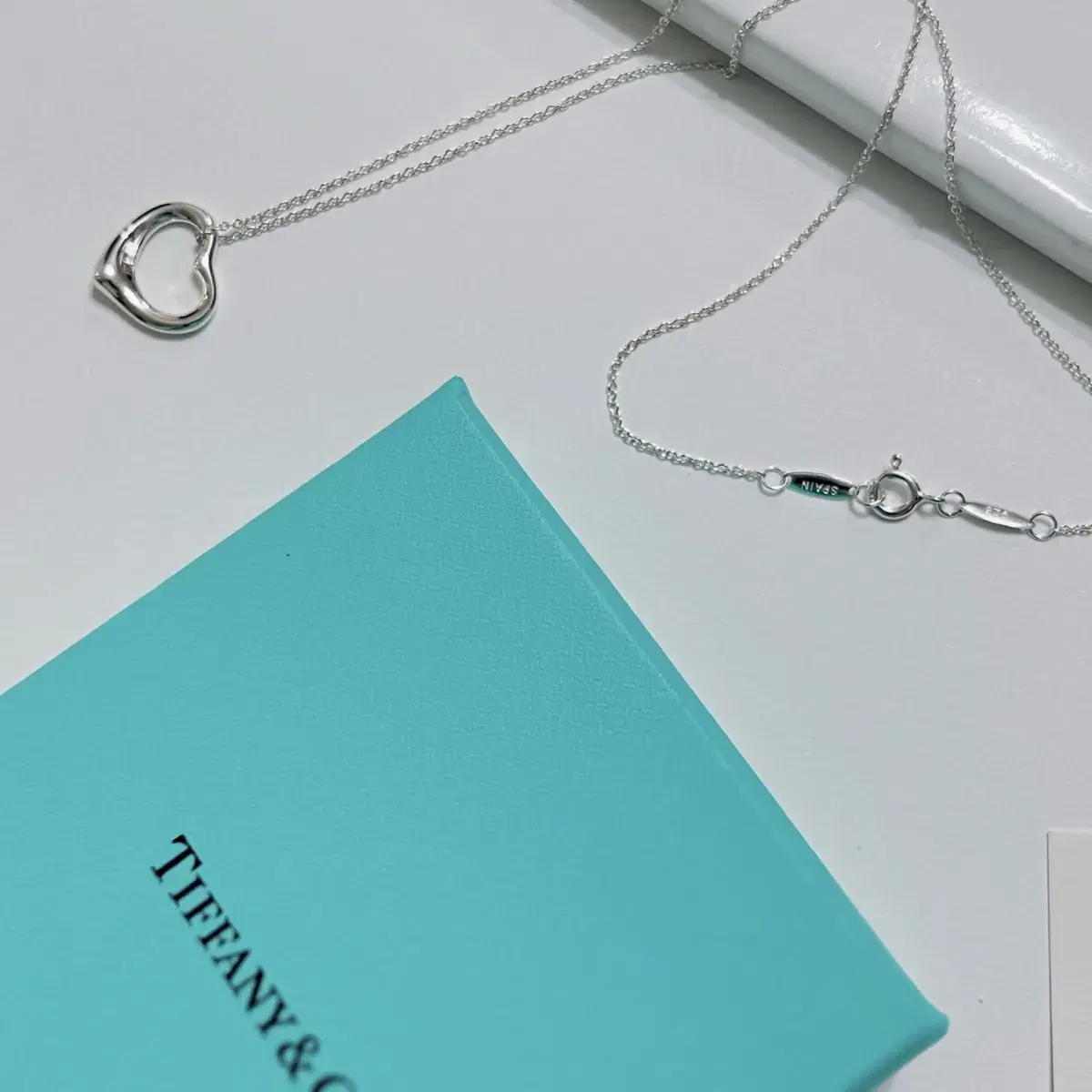 Tiffany & Co. 티파니 앨사 퍼레티 오픈 하트 실버 목걸이 (1