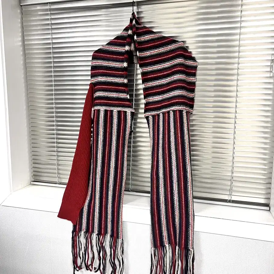 PERVERZE - STRIPED FRINGE SCARF 퍼버즈 스카프