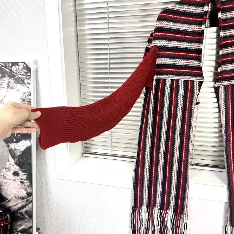 PERVERZE - STRIPED FRINGE SCARF 퍼버즈 스카프