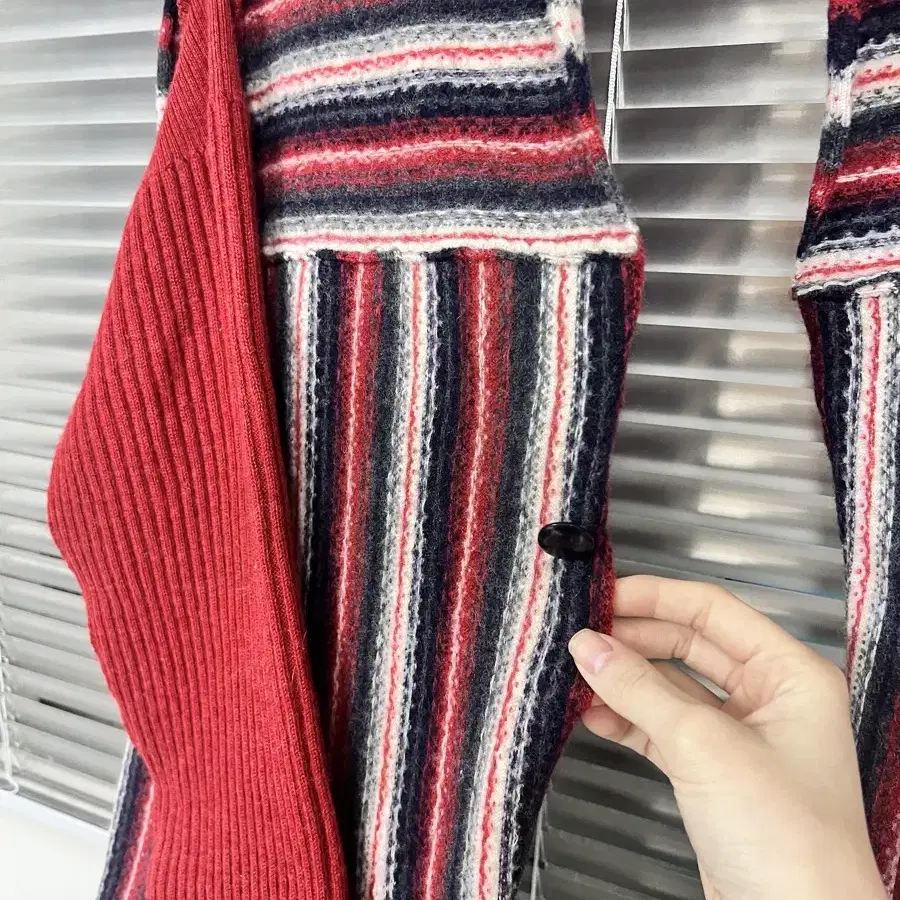 PERVERZE - STRIPED FRINGE SCARF 퍼버즈 스카프