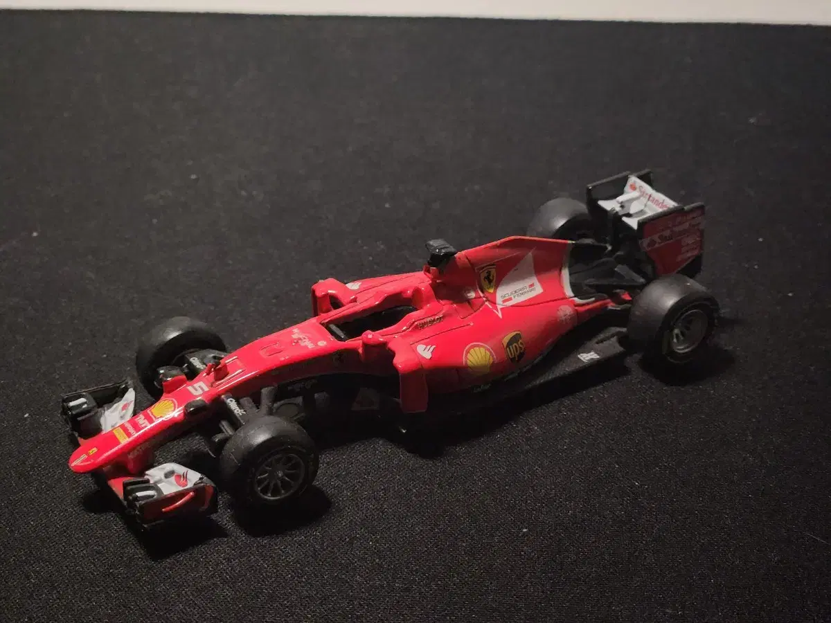 FEARRARI SF15-T (1:43)