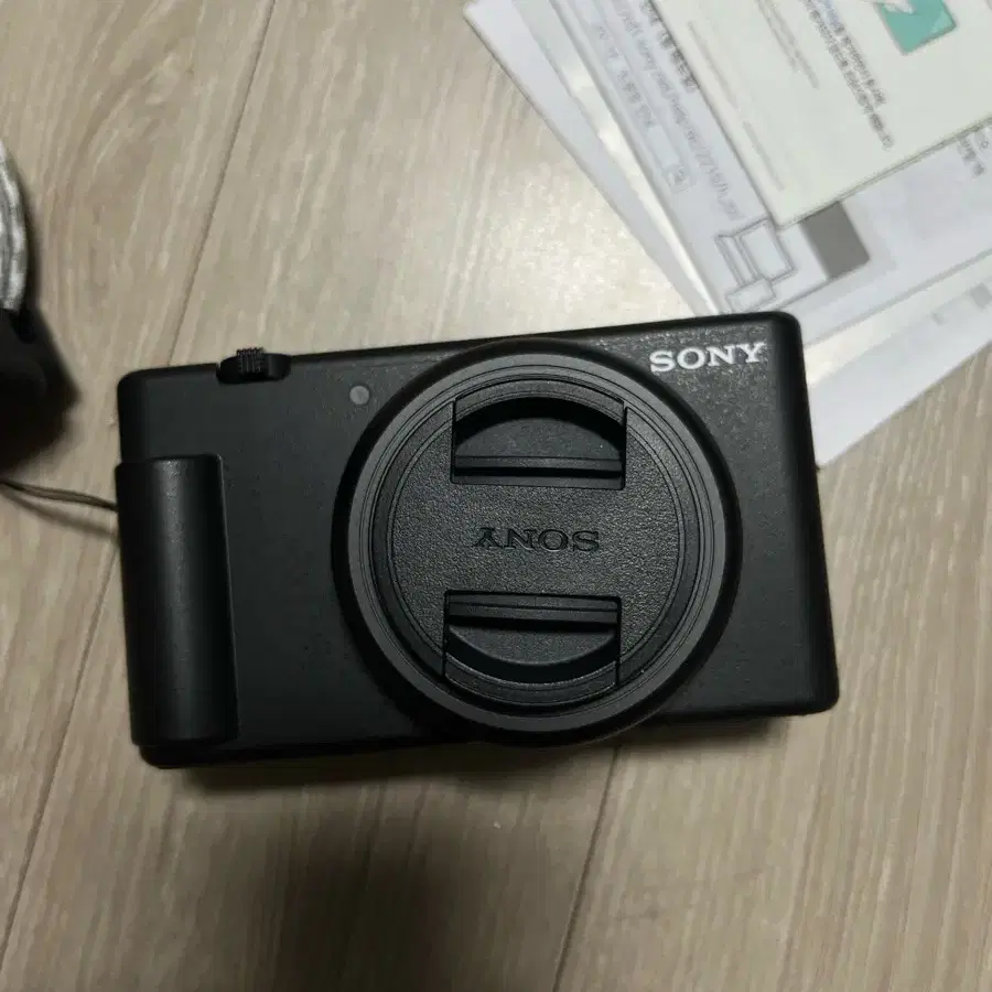 거의 새상품 Sony zv-1f, 슈팅그립 팝니다