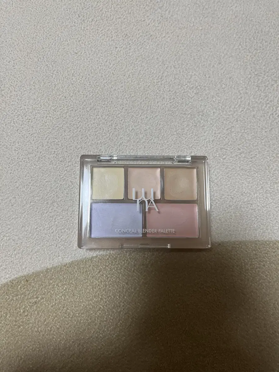 Luna Conceal Blender Palette 02 Viewer Cover