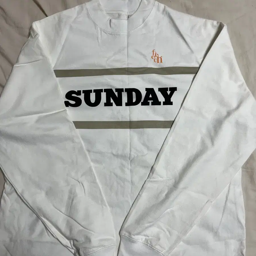 Fetch Sunday long sleeve white s 페치선데이